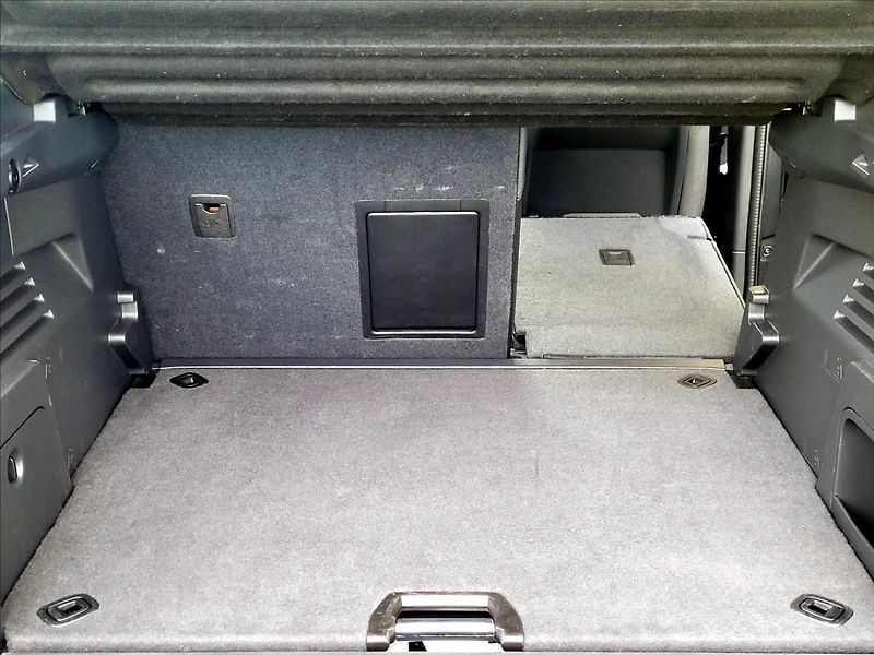 Peugeot 3008 1,6 b-HDi NAVi*SERV.KNÍŽKA* - fotka 16 z 43