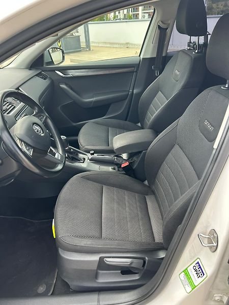 Škoda Octavia (2016) Octavia Scout 2.0TDI, DSG, 4x4 - fotka 9 z 33