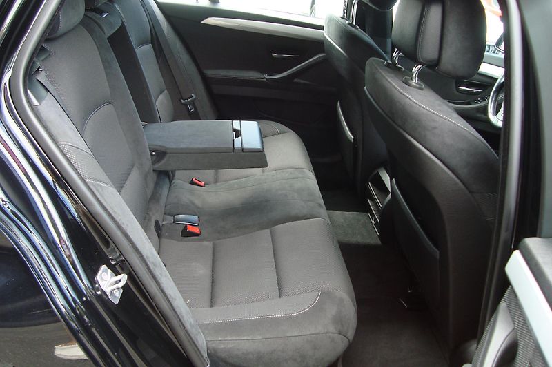 BMW Řada 5 (2013) 535d Xdrive,M-paket,S.kniha - fotka 38 z 73