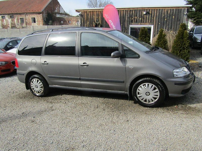 Seat Alhambra (2006) 2.0 TDI 103kW - fotka 8 z 34