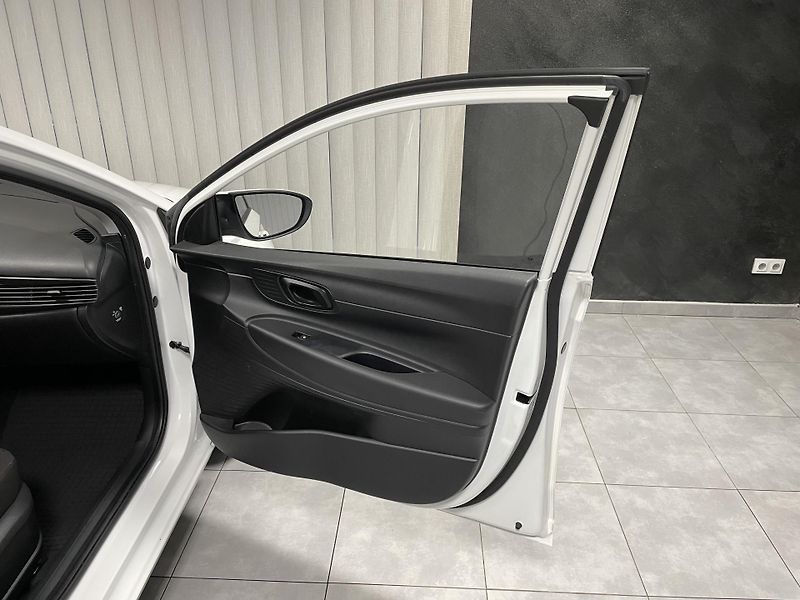 Hyundai i20 1.2 i ČR  1.MAJ.SERVISKA - fotka 12 z 23