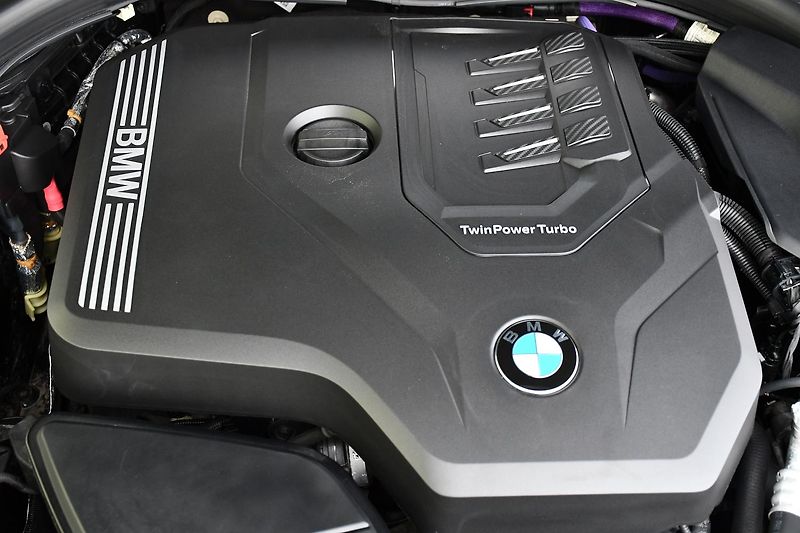 BMW Řada 5 520i M-SPORT 1M ČR REZERVACE - fotka 39 z 39