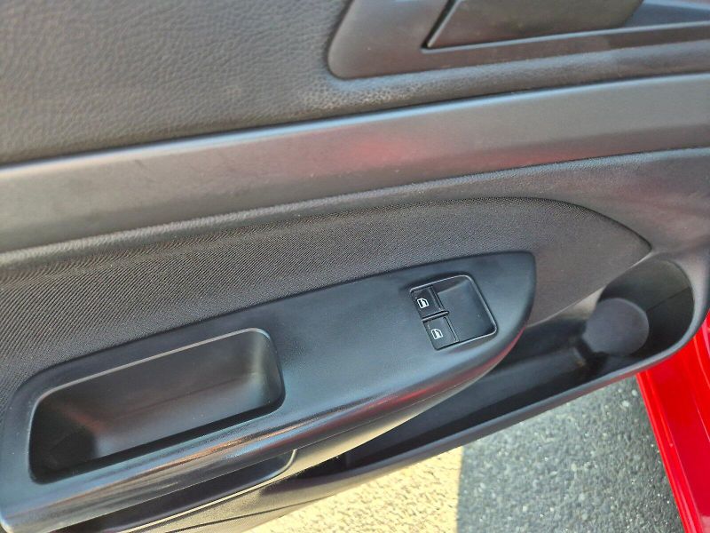 Škoda Octavia (2012) TOUR II. 1,6MPI 75KW 5°manuáln - fotka 18 z 27