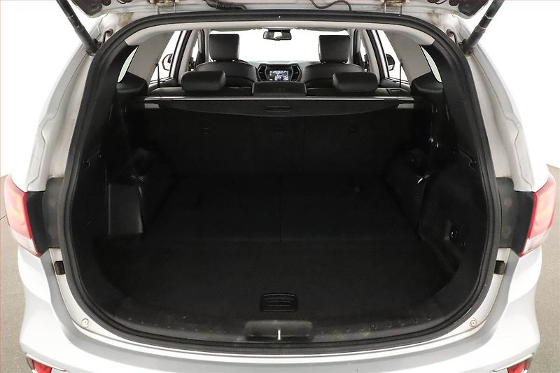 Hyundai Santa Fe (2016) 2.2 CRDi Blue, 4X4, Automat - fotka 11 z 20