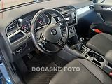 Volkswagen Touran (2016) 2.0TDi, navi, AC - náhled 2