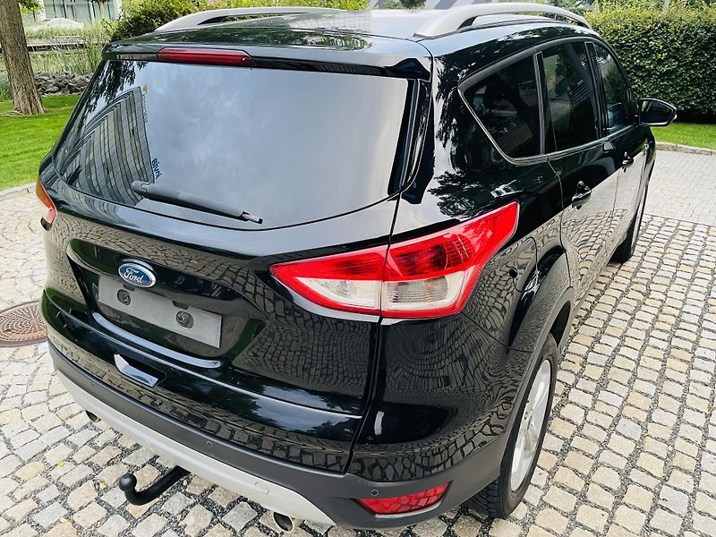 Ford Kuga 2.0TDCi 4x4 MAN TAŽNÉ VÝHŘEV - fotka 13 z 44