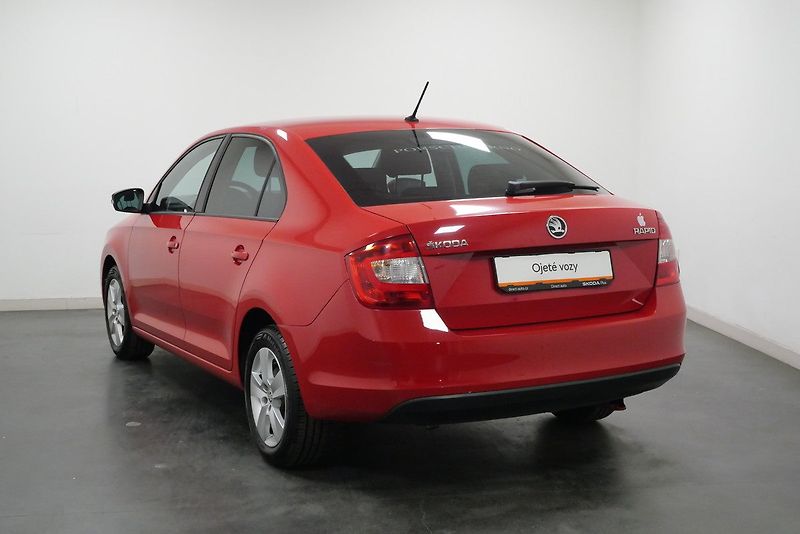 Škoda Rapid - fotka 7 z 24