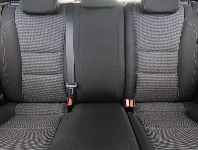 Hyundai i30 (2014) 1.4 CVVT, Tempomat - fotka 10 z 17