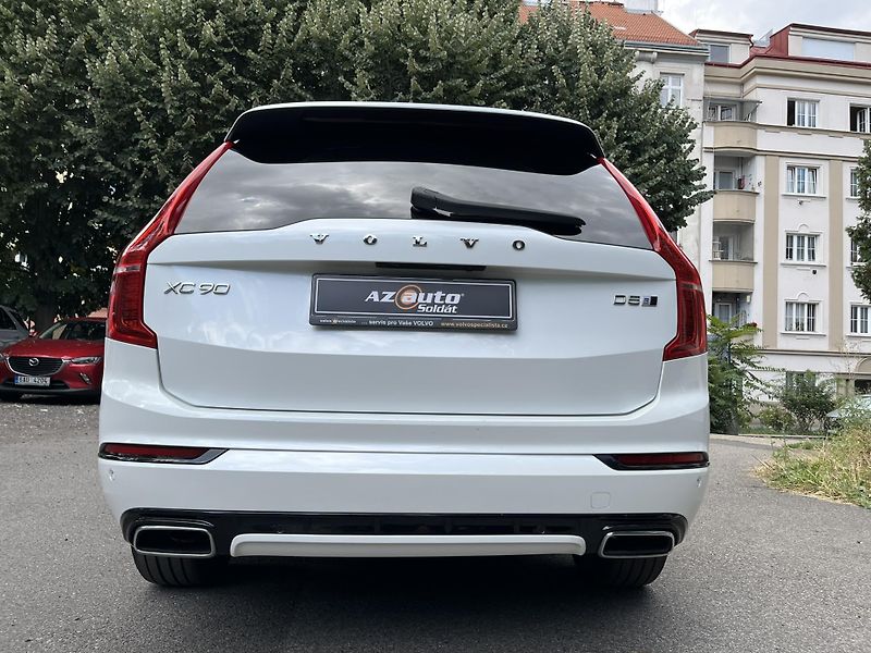 Volvo XC90 (2019) D5 AWD R-DESIGN, 7 MÍST - fotka 11 z 44