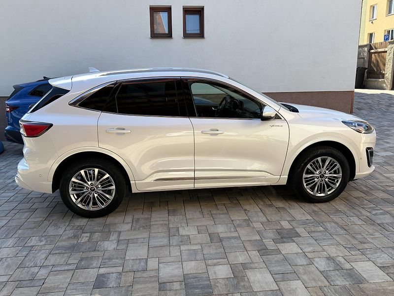 Ford Kuga (2022) Vignale 2.5 PHEV, 10/22 - fotka 4 z 22