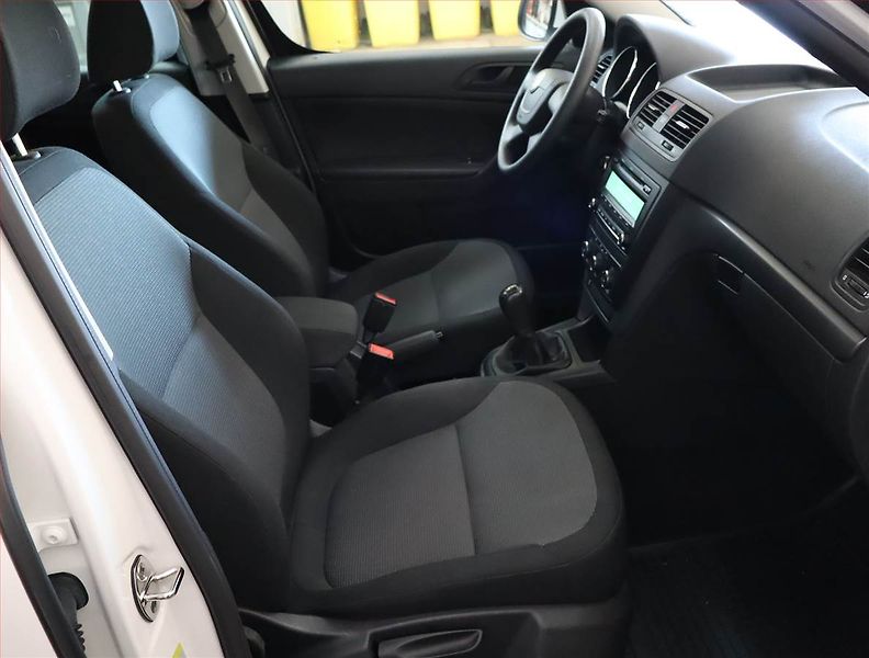 Škoda Yeti (2012) 1.2 TSI, Serv.kniha - fotka 9 z 18