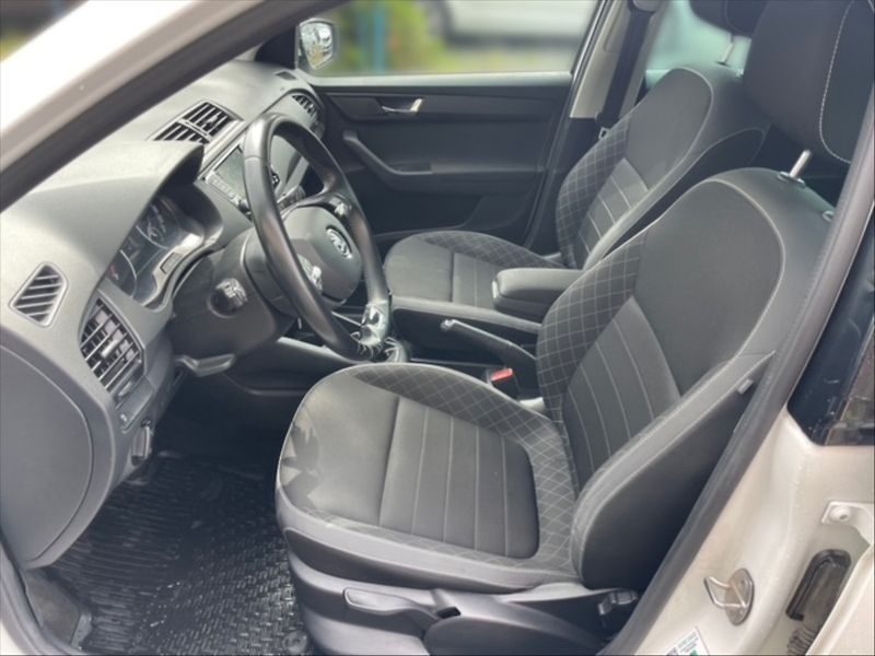 Škoda Fabia 1,0 TSI Ambition - fotka 7 z 11