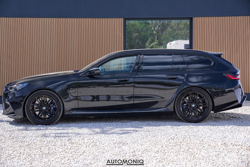 BMW M5 (2026) Touring xDrive M Drive,Pano - fotka 27 z 36