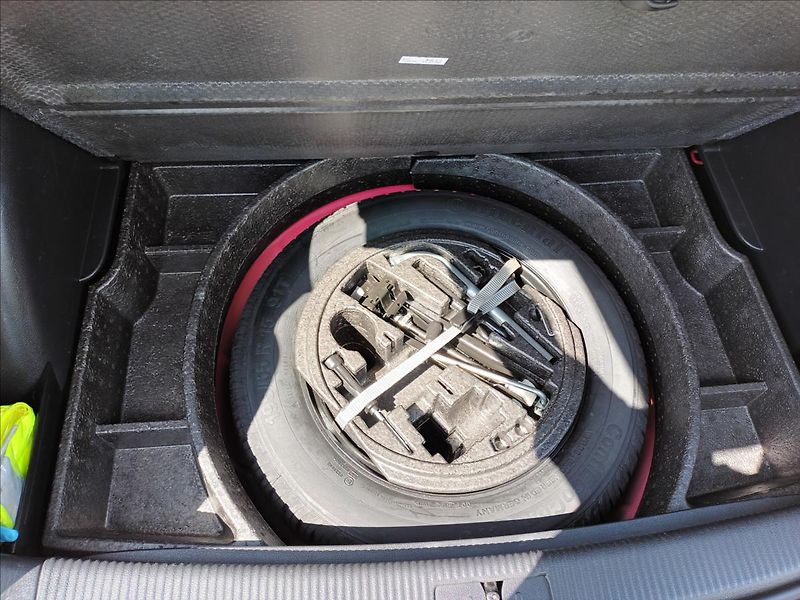 Volkswagen Golf Plus 1,6 TDI,66KW,SERVISKA,TAŽNÉ - fotka 11 z 39