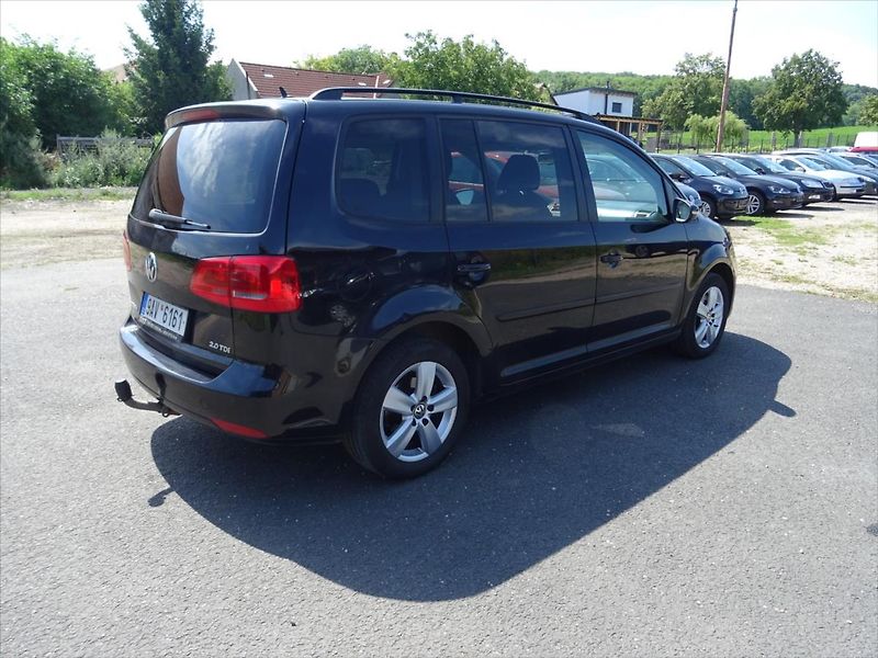 Volkswagen Touran 2,0 TDi 103 kW - fotka 4 z 33