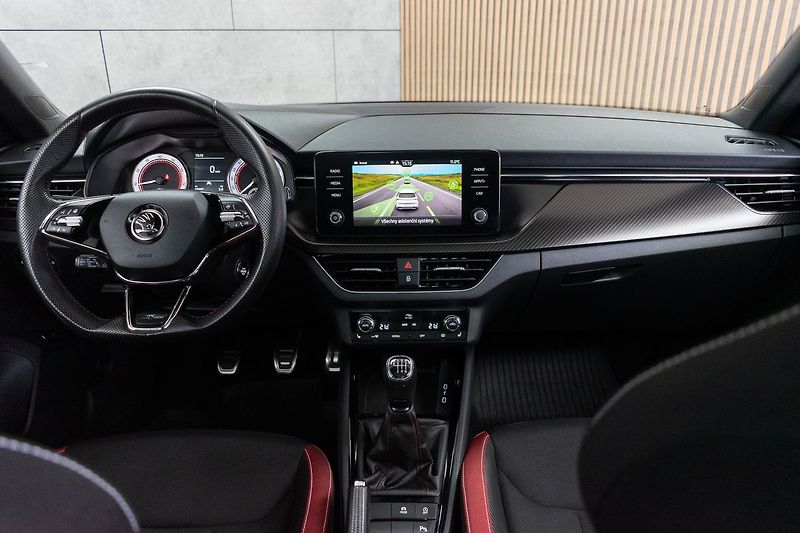 Škoda Kamiq 1.0 TSI MonteCarlo*TAŽNÉ*ČR 1M - fotka 8 z 44