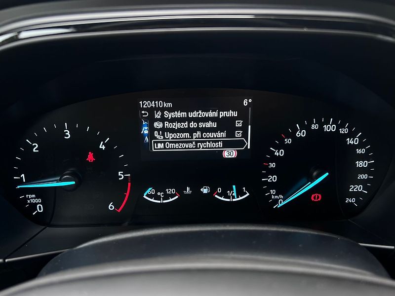 Ford Focus (2021) 1.5 TDCI ST-LINE - fotka 28 z 46