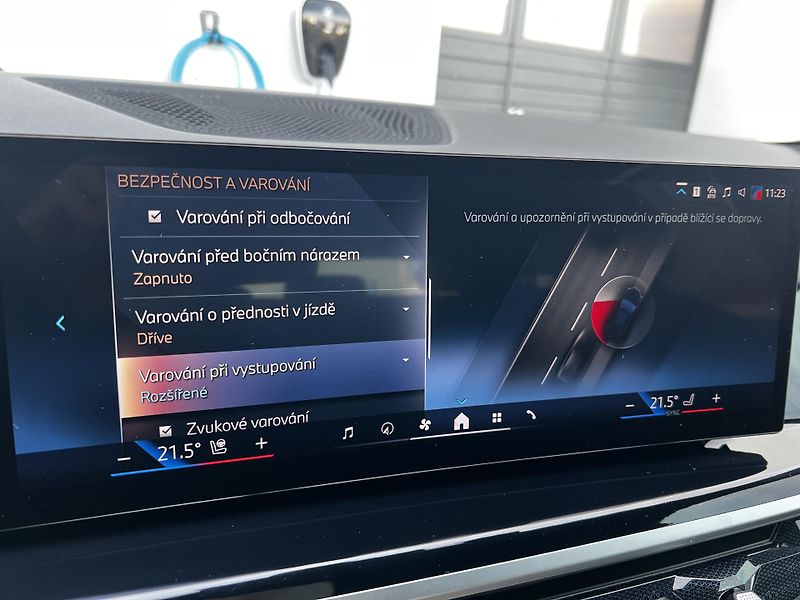 BMW X5 xDrive 30d M-Sport - fotka 28 z 35