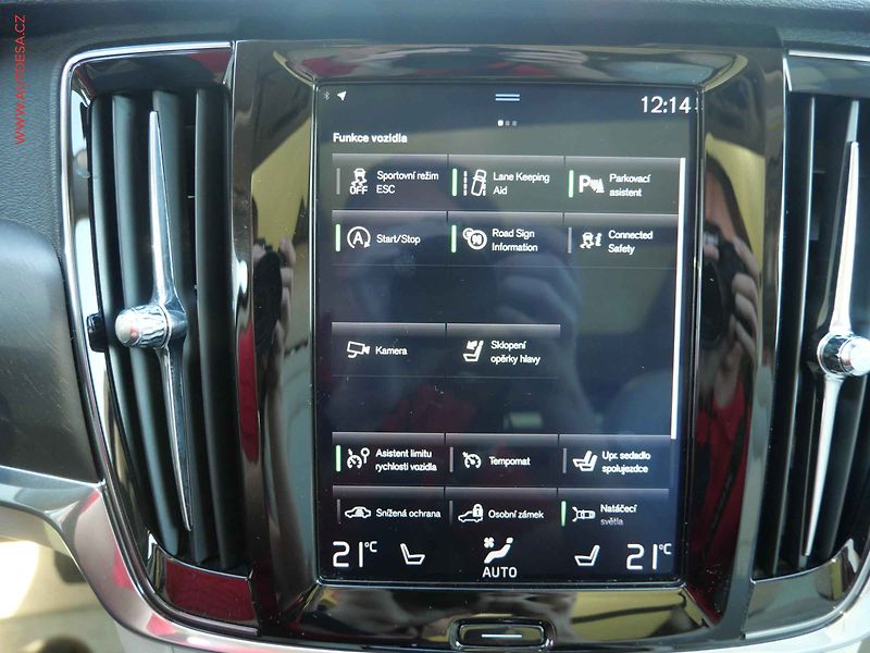 Volvo V90 (2018) 2.0 D5 4x4, Cross Country - fotka 21 z 34