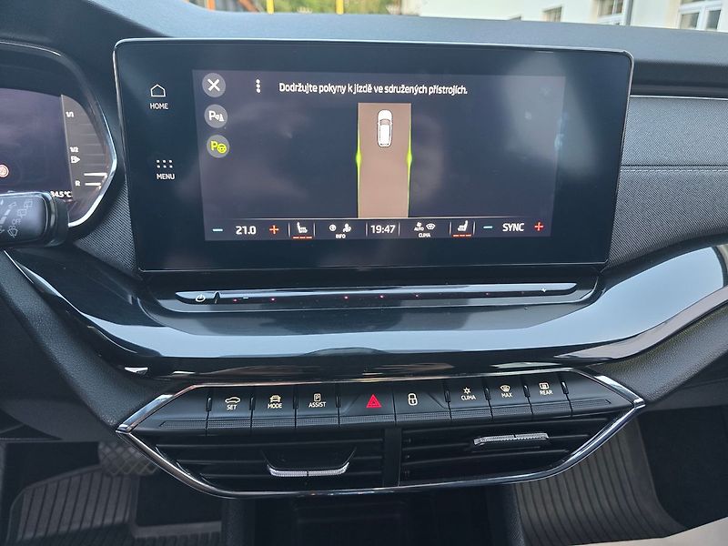 Škoda Octavia 2.0TDi 110kW DSG STYLE + NAVI - fotka 24 z 44