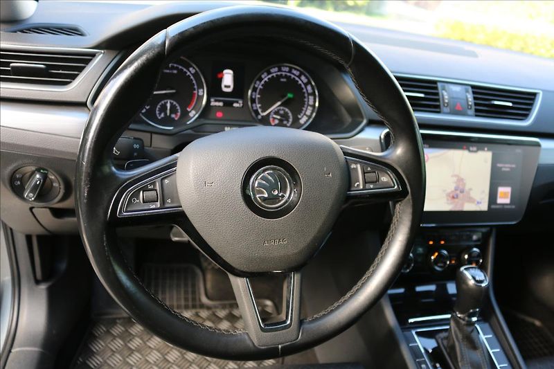 Škoda Superb 2,0 TDi, DSG , 4x4 - fotka 16 z 52