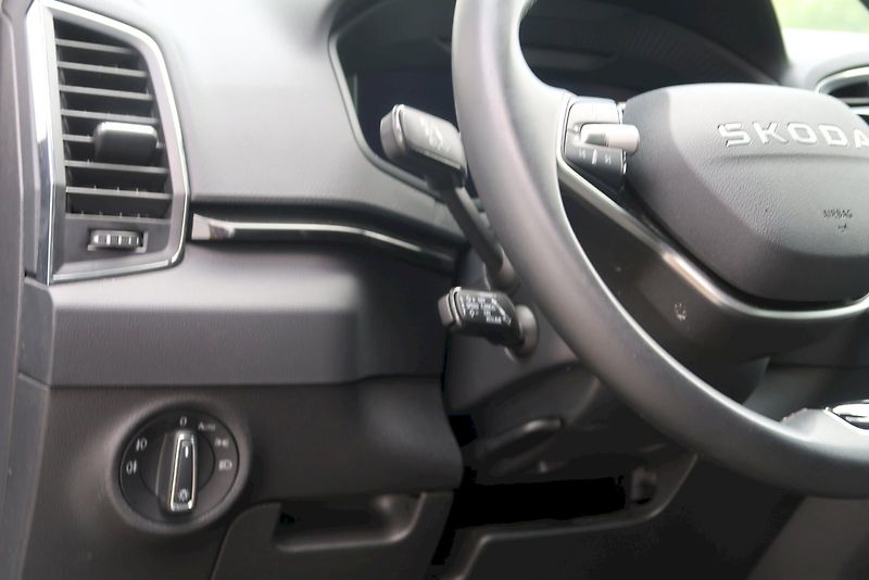 Škoda Karoq (2025) Top Selection 1.5 TSI 110 kW D - fotka 17 z 29