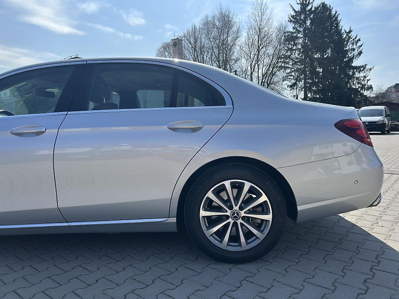 Mercedes-Benz Třídy E E 350d 190kW nové v ČR 58639km - fotka 19 z 61