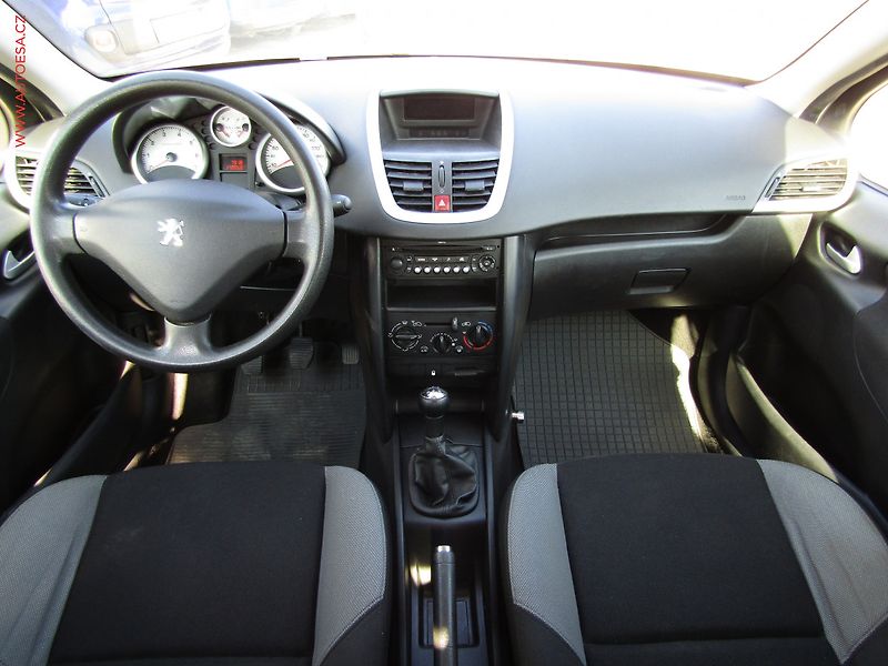 Peugeot 207 (2009) 1.4i, ČR, AC, zmk.řazení - fotka 8 z 15