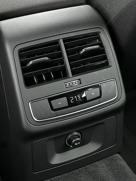 Audi A4 35TFSI Aut. Sport DPH TZ  - fotka 21 z 25