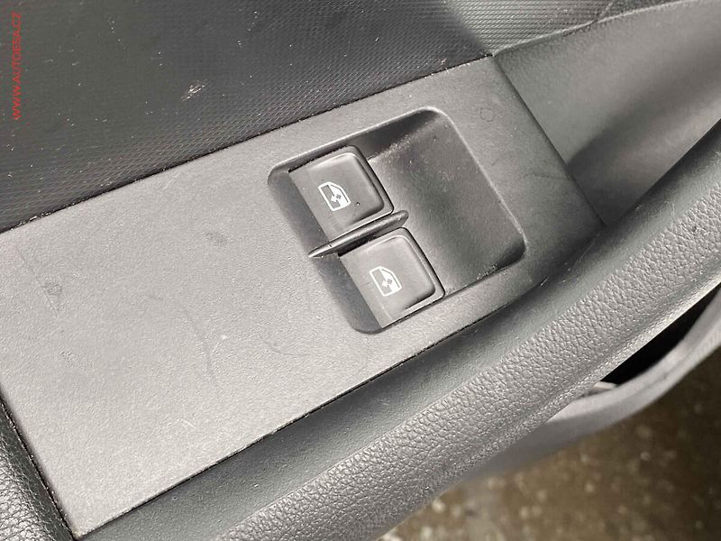 Škoda Rapid (2019) 1.0 TSI, ČR, AC, park.čidla - fotka 11 z 16