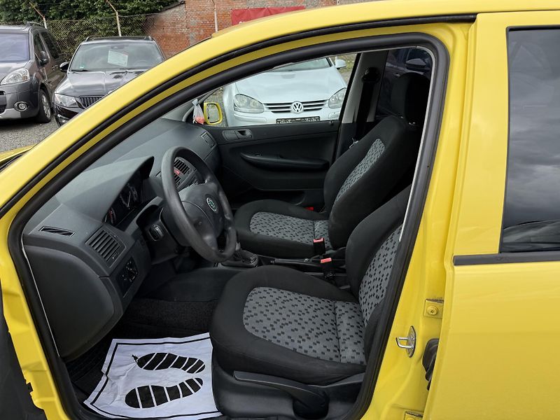 Škoda Fabia 1.4 16V - fotka 8 z 13