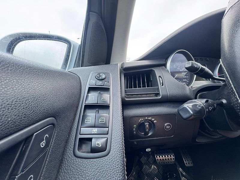 Mercedes-Benz Třídy R (2006) 320 CDI 4X4 165 KW STK - fotka 20 z 38