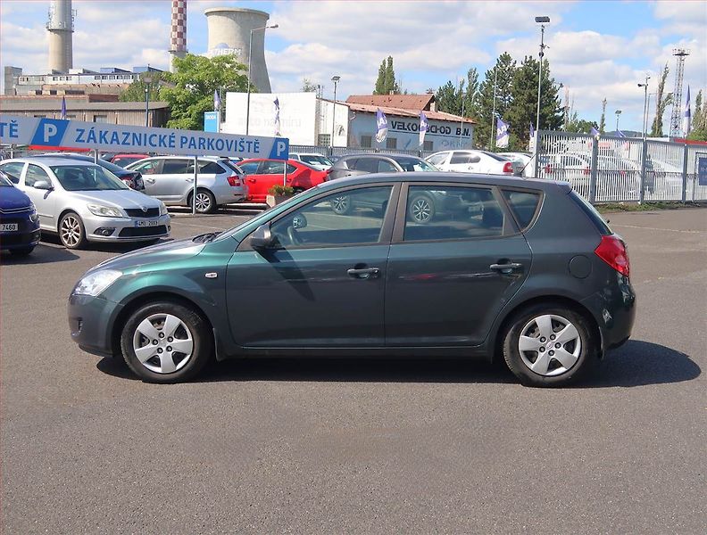 Kia Ceed (2008) 1.4 CVVT, po STK, jezdí dobře - fotka 3 z 14