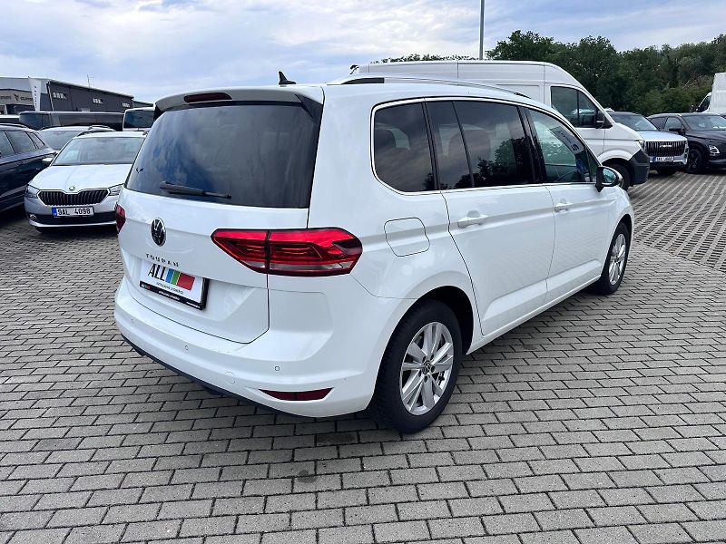 Volkswagen Touran 2.0 TDI 110 kW Highline - fotka 2 z 17