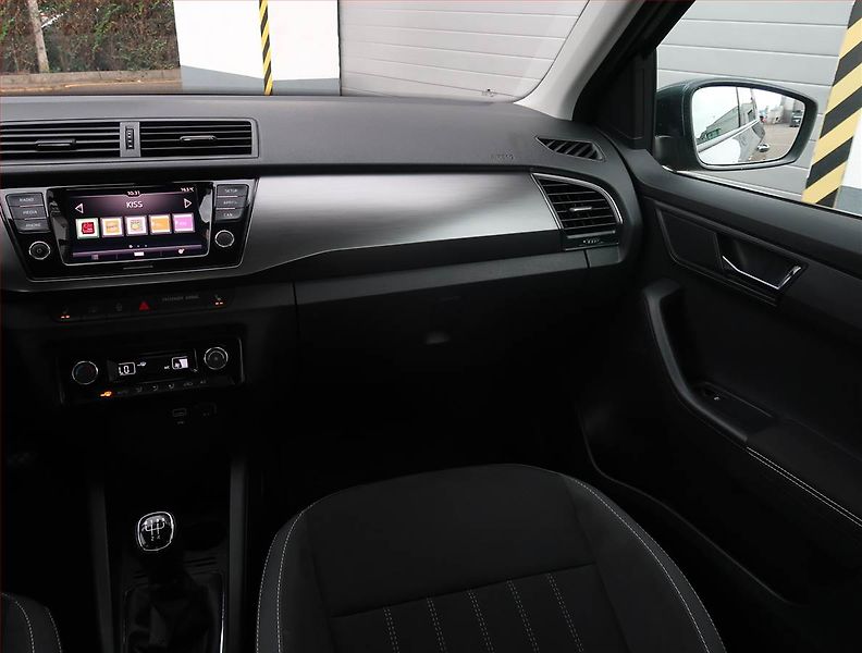 Škoda Fabia (2019) Style 1.0 TSI, ČR,1.maj - fotka 8 z 17