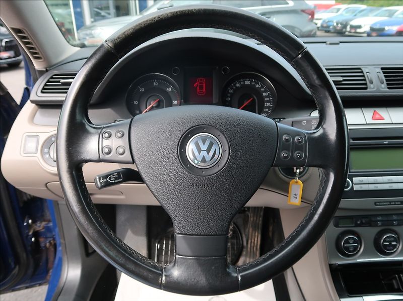 Volkswagen Passat 2,0 TDi,103kW,Tempomat,tažné - fotka 15 z 22