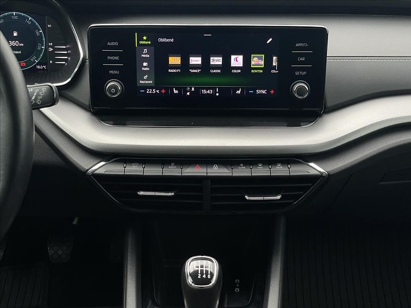 Škoda Octavia 2,0 TDI Combi Ambition Plus - fotka 12 z 24