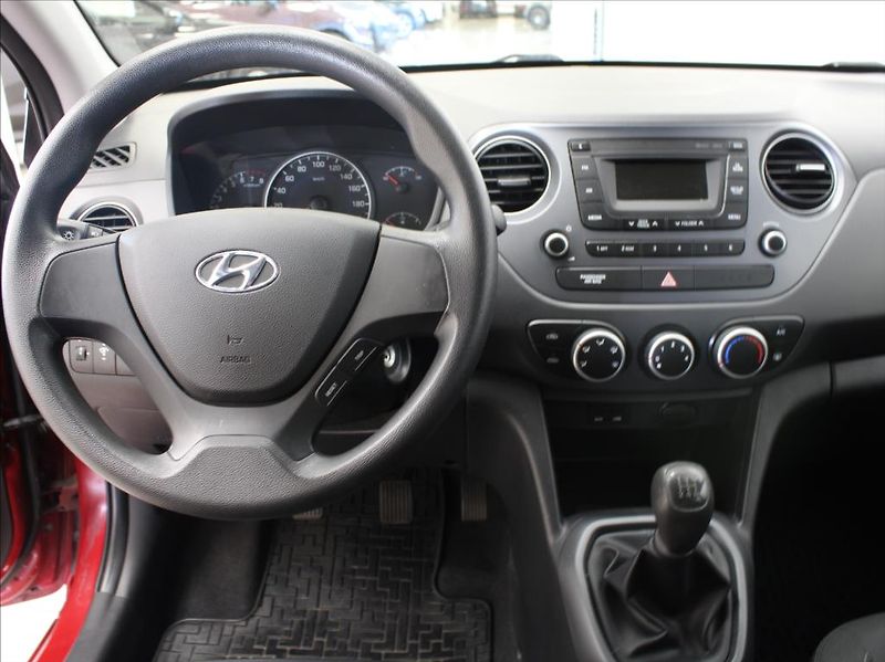 Hyundai i10 1,0 i 48kW 1.maj.ČR  86tkm. - fotka 8 z 15