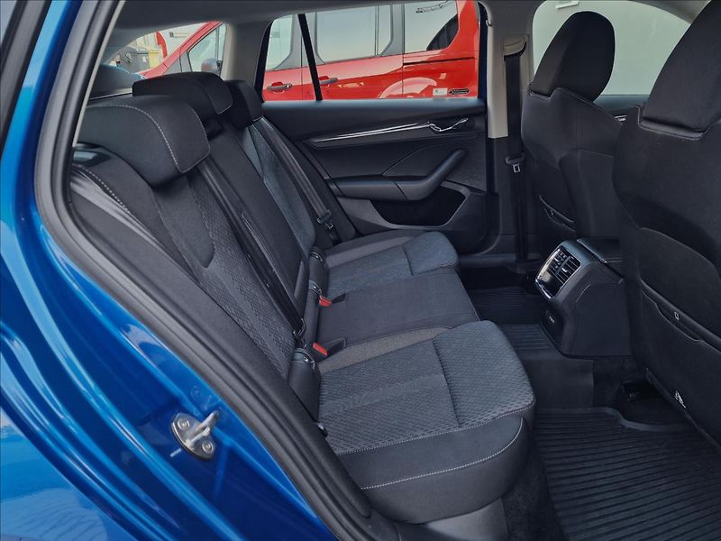 Škoda Octavia 2.0TDI 110kW DSG Style, 1.Maj - fotka 15 z 50