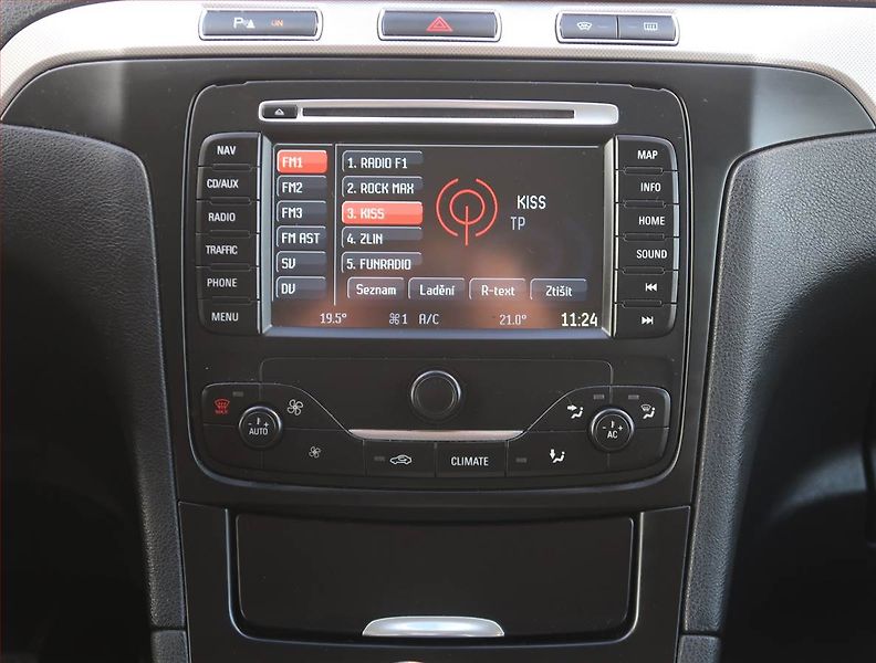 Ford S-MAX (2014) Trend 2.0 TDCi, Navi, Tempomat - fotka 12 z 20