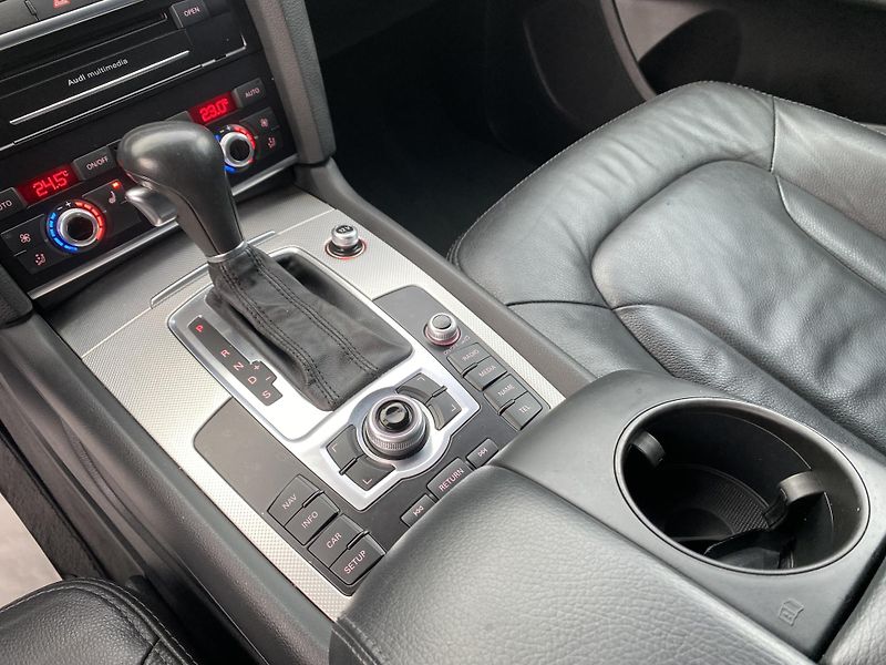 Audi Q7 3.0TDi 4x4 240PS FL 8Q SLINE!! - fotka 150 z 156