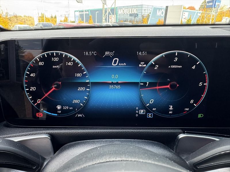 Mercedes-Benz GLB 200d 4MATIC AMG paket - fotka 9 z 33