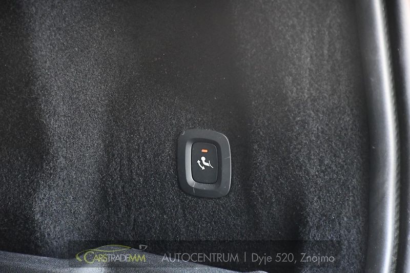 Volvo XC60 B4 INSCRIPTION AWD - fotka 46 z 53