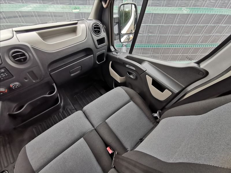 Renault Master 2.3 dCi 9míst/Plošina - fotka 13 z 17
