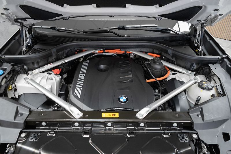 BMW X5 xDrive50e ZÁRUKA*AIR*TANŽÉ*ČR - fotka 39 z 47