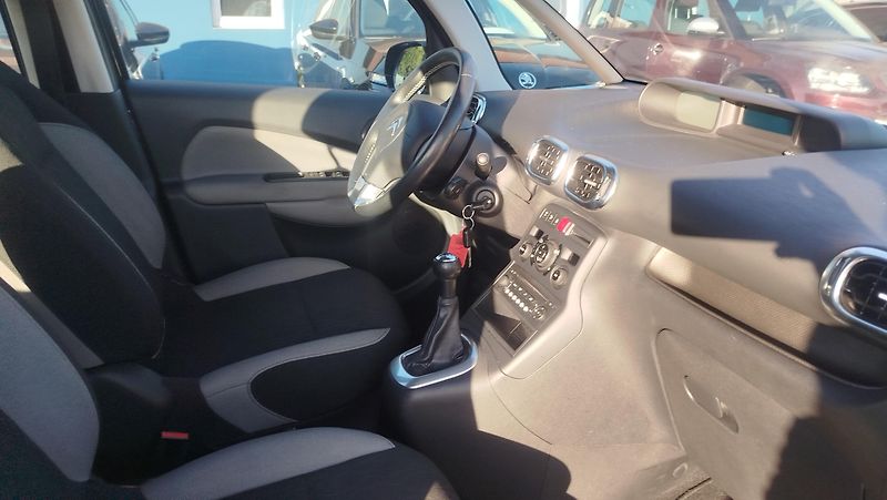 Citroën C3 Picasso (2012) 1.4 16V   top stav - fotka 7 z 31