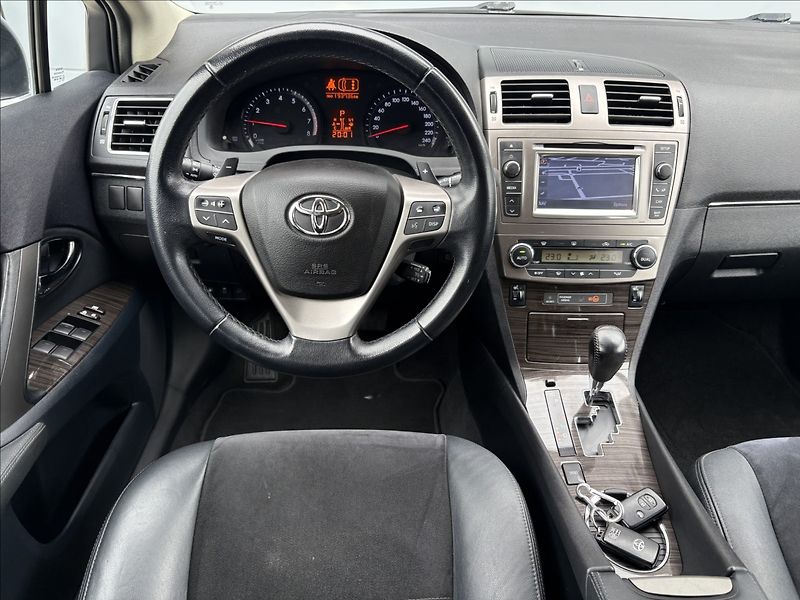 Toyota Avensis 1,8 VVT- i 108 KW AUTOMAT CZ - fotka 8 z 23