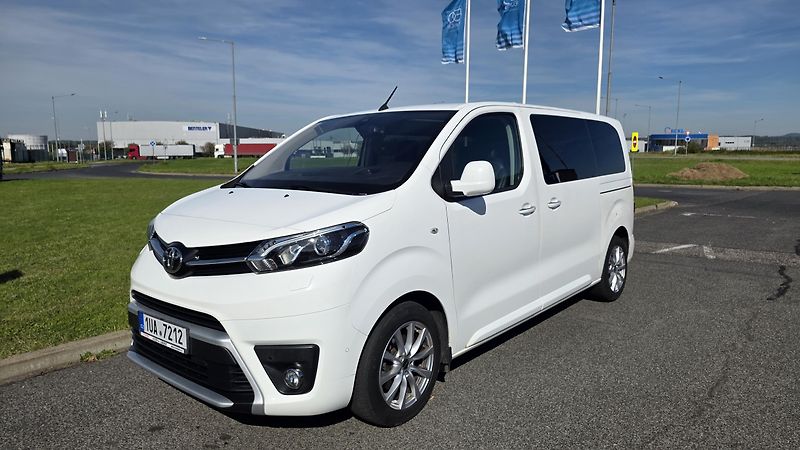 Toyota ProAce Verso (2020) 2.0D-4D 130 kW 6 míst, DPH VIP - fotka 19 z 29