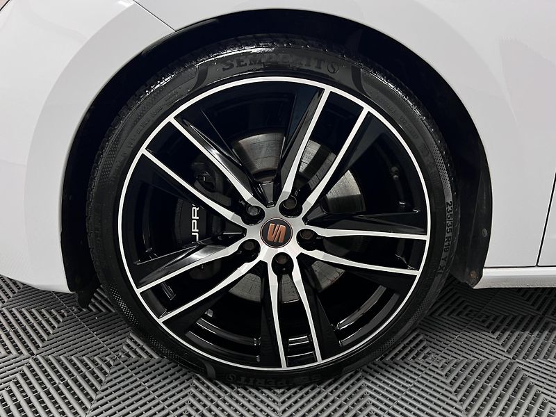 Seat Leon Cupra 300 2.0 TFSI 4x4 DSG - fotka 10 z 42