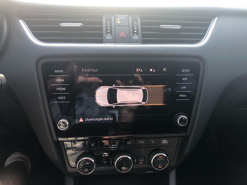 Škoda Octavia Combi 1.5 TSI G-Tec DSG - fotka 21 z 29